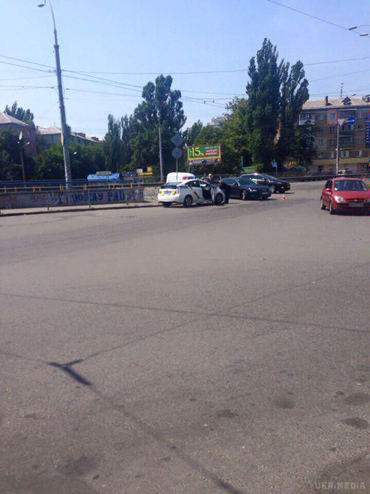 ДТП за участю патрульних авто. 6 розбитих поліцейських Toyota Prius у Києві