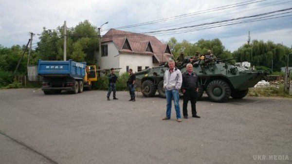 Бійці "Правого сектора" покинули своє укриття - Балога (фото). Балога повідомив, що бійці Правого сектора покинули своє укриття