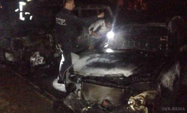Ужгород. Вночі  гриміли вибухи і горіли авто -  соцмережі (фото, відео). У ніч на 15 липня в Ужгороді було неспокійно.