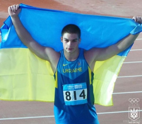 Подвійний світовий рекорд у метанні молота встановив українець. На юнацькому чемпіонаті світу з легкої атлетики українці оформили "золотий" дубль у змаганнях з метання молота