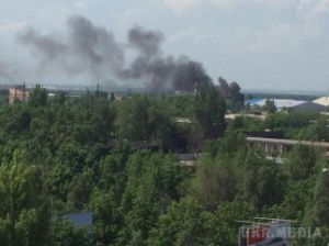 Бойовики обстріляли Мар'їнку. Згоріли 2 будинки. Сьогодні, 18 липня, близько 21:00 бойовики незаконної угруповання "ДНР" почали артобстріл Мар'їнки.