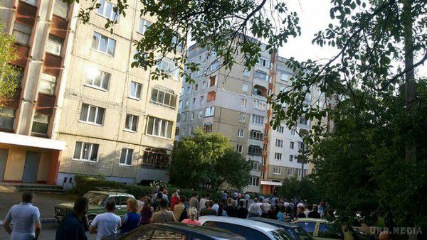 У Львові зі стріляниною звільнили заручників, яких утримувала банда кавказців. В ході спецоперації квартиру, де засіли зловмисники, взяли штурмом.