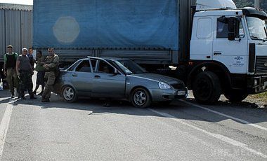 Які є  хитрощі для провезення товарів у Донбас. Заповзятливі громадяни з окупованих територій використовують літніх людей, яких вони нібито везуть на лікування, а також матерів і дітей