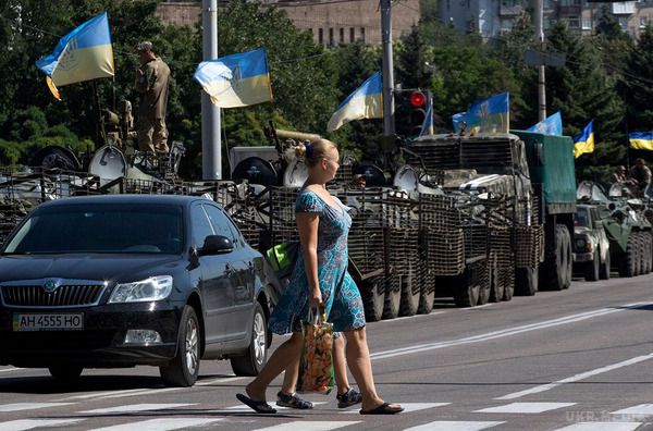 Опубліковано фото святкування Дня ВДВ в Маріуполі. Фото зі святкування Дня ВДВ у зоні АТО