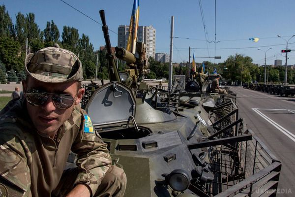 Опубліковано фото святкування Дня ВДВ в Маріуполі. Фото зі святкування Дня ВДВ у зоні АТО