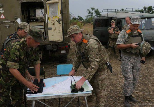 Українські зенітно-ракетні війська провели навчання з освітлювальними мінами в Приазов'ї - фоторепортаж. На тлі російської агресії українська армія регулярно проводить навчання для підвищення кваліфікації