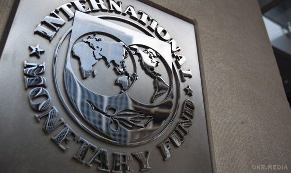 Що МВФ вимагає від України. Рада директорів Міжнародного валютного фонду затвердила зміни в меморандум про співпрацю з Україною після першого перегляду програми кредитування EFF 31 липня. 