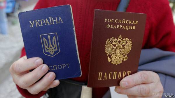 Навіщо росіяни змусять донеччан отримати російські паспорти- політолог Петро Олещук. Росія планує примусити жителів окупованих територій Донбасу змінити громадянство.