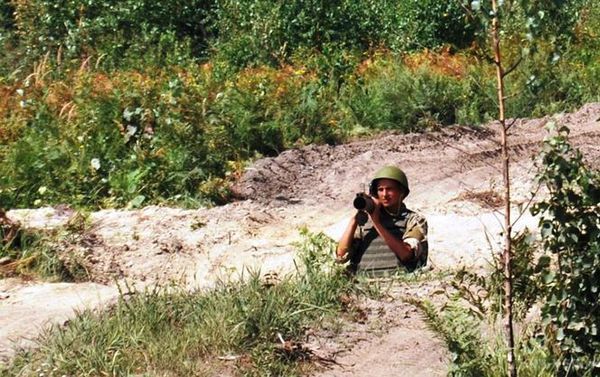 Під Маріуполем загинув військовий, ще дев'ять отримали поранення. Українські військові відбили всі атаки терористів