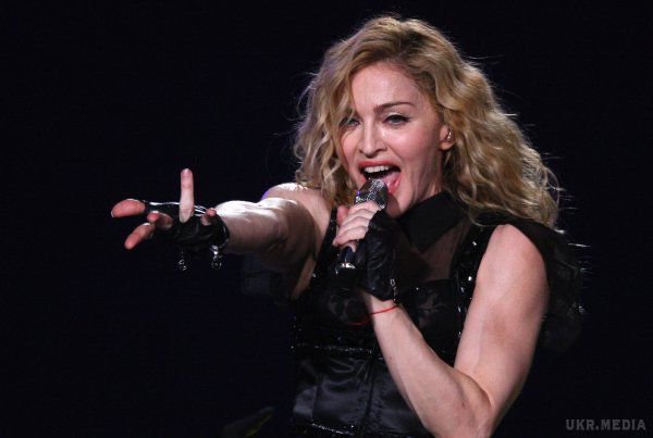 Мадонна стала кращою поп-співачкою в історії. Співачка Мадонна очолила рейтинг найбільших поп-виконавиць в історії музики.