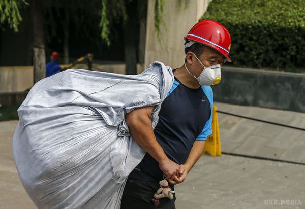 Китай. Заражене повітря і руїни: катастрофа набуває все більшого розмаху (фото). Число жертв обчислюється сотнями