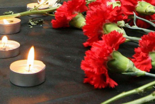  За загиблими у Маріуполі оголошено траур. Розпорядженням міського голови 17 серпня в Маріуполі оголошено днем жалоби за загиблими в Сартані