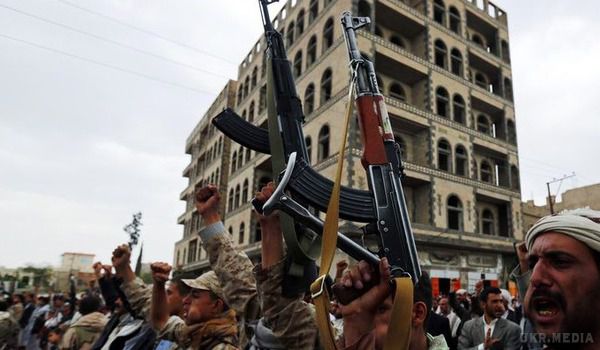Бойовики захопили посольство ОАЕ в столиці Ємену. Бойовики захопили будівлю посольства Об'єднаних Арабських Еміратів в столиці Ємену Сані.