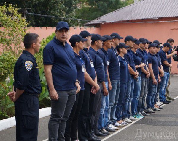  У навчаннях одеської поліції взяв участь Саакашвілі (відео). В ідеальних умови курс навчання поліцейських займає півроку, але в України немає цього часу, наголосив губернатор