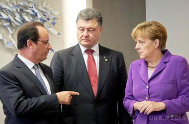 Порошенко, Меркель і Олланд можуть зустрітися в Берліні і обговорити ситуацію на Донбасі. Переговори лідерів трьох країн відбудуться з ініціативи глави Української держави