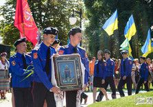 Урочисте відкриття пам'ятника гетьману Сагайдачному. За словами заступника міського голови Ігоря Терехова, в 2008 році цей пам'ятник був встановлений в Севастополі, але після анексії Криму місцева влада демонтувала монумент і хотіла його утилізувати. За ініціативою мера Харкова Геннадія Кернеса були проведені переговори, і пам'ятник передали в Харків.