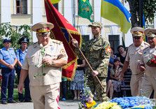 Урочисте відкриття пам'ятника гетьману Сагайдачному. За словами заступника міського голови Ігоря Терехова, в 2008 році цей пам'ятник був встановлений в Севастополі, але після анексії Криму місцева влада демонтувала монумент і хотіла його утилізувати. За ініціативою мера Харкова Геннадія Кернеса були проведені переговори, і пам'ятник передали в Харків.