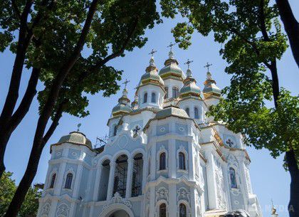 Відкриття і освячення храму Святих Дружин-Мироносиць. 23 серпня, на день міста, було урочисто відкрито та освячено верхній храм.