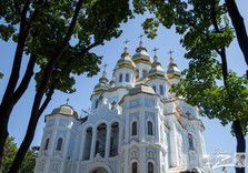 Відкриття і освячення храму Святих Дружин-Мироносиць. 23 серпня, на день міста, було урочисто відкрито та освячено верхній храм.