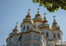 Відкриття і освячення храму Святих Дружин-Мироносиць. 23 серпня, на день міста, було урочисто відкрито та освячено верхній храм.
