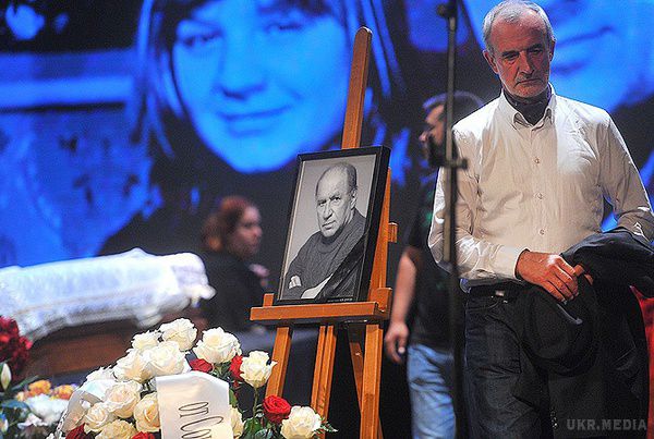Льва Дурова поховали поряд з Людмилою Зикіною. У понеділок в Москві попрощалися з улюбленцем мільйонів глядачів.