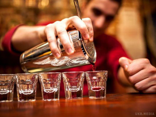 За лічені дні в Україні знову подорожчає алкоголь. з 1 вересня 2015 року розпочнеться новий етап підвищення цін на алкоголь