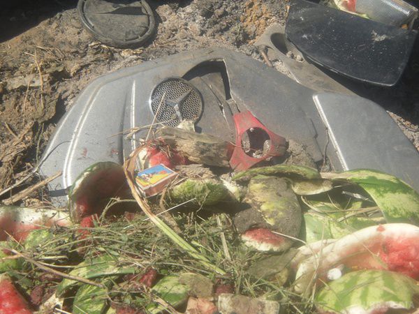 У Дніпропетровську юрба ледь не розірвала п'яного водія, який вбив і покалічив людей (фото). Увечері 24 серпня у Самарському районі на місці ДТП розлючений натовп ледь не вбив водія "Мерседеса"