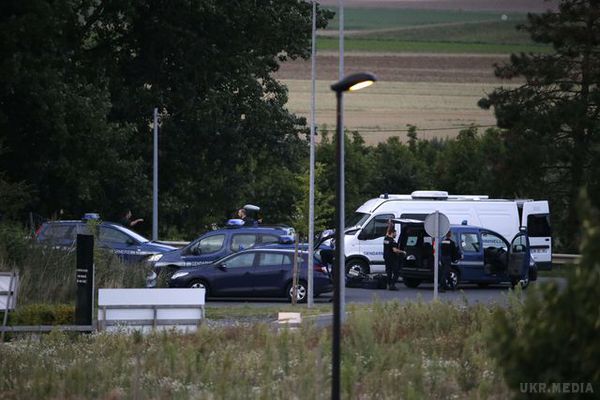 У Франції сталася стрілянина, вбито циганів (фото). Серед жертв є дитина