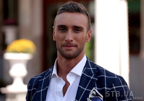 Стало відомо ім'я шостого "Холостяка". Телеканал СТБ приступив до роботи над шостим сезоном романтичного реаліті-шоу "Холостяк" і розсекретив ім'я головного героя.