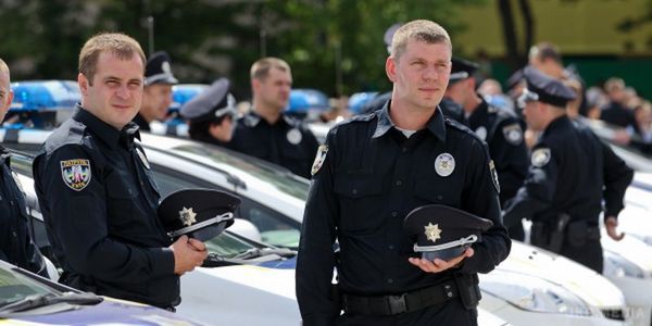 Одеські поліцейські, за першу добу патрулювання, оформили 76 ДТП. У перший день роботи патрульної поліції Одеси, на патрулювання вийшло 40 екіпажів.