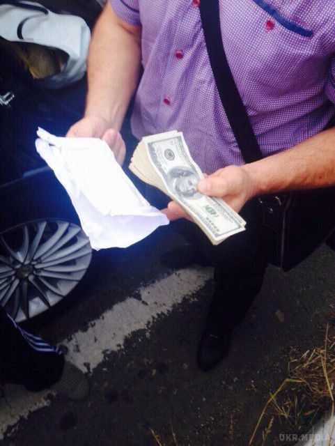  Начальник Одеської міської міліції попався на хабарі в $ 20 тис (фото). Начальника Одеського міського управління МВС України в Одеській області зловили за отримання хабара в розмірі $ 20 тис. 