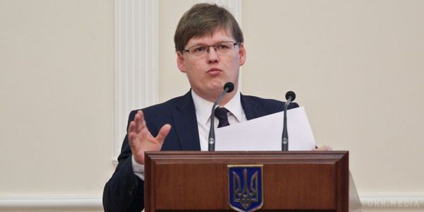 Кабмін оголосить плани щодо підвищення зарплат і пенсій. Про це повідомив міністр соціальної політики України Павло Розенко.