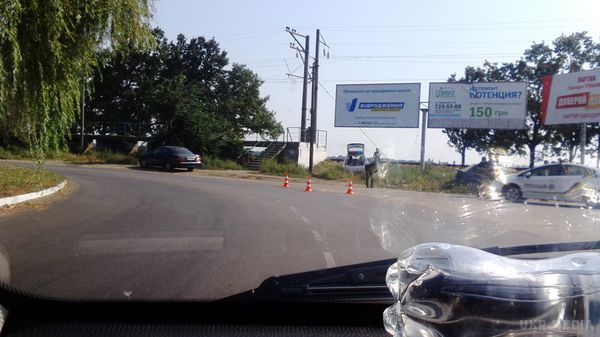 Одеські поліцейські потрапили в перше ДТП. В аварії постраждав пасажир машини-винуватиці, яка не поступилася поліцейським дорогу на перехресті