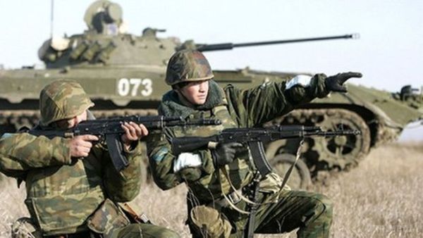 Росія, Білорусь і Сербія тренують десантників для протидії "майдану". У ньому беруть участь десантники з Росії, Білорусі та Сербії.