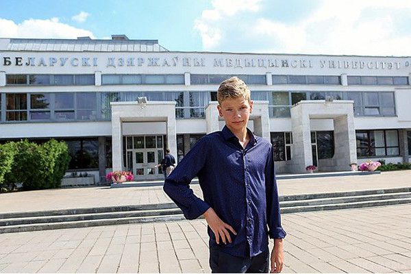12-річний білорус став студентом-медиком. Житель міста Жодіно Мінської області, Тимур Сушко вступив у Білоруський державний медичний університет.
