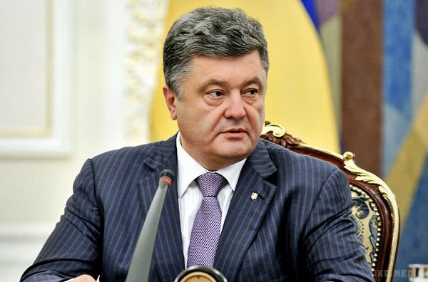 На Донбасі вже тиждень виконуються Мінські домовленості - Порошенко. «Сьогодні перший тиждень, коли на фронті не стріляють. Перший тиждень, коли, нарешті, почали працювати Мінські домовленості», - заявив президент