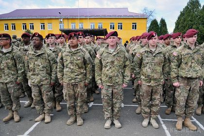 Естонія і США розпочали навчання біля кордону з Росією. Солдати 173-ї повітряно-десантної бригади США почали спільні навчання з військовослужбовцями батальйону тилу 2-ї піхотної бригади Сил оборони Естонії.