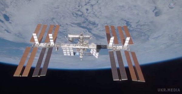 На Землі протестували віскі, який побував у космосі.  Після трирічного перебування на Міжнародній космічній станції віскі, творці завершили дослідження отриманого зразка.