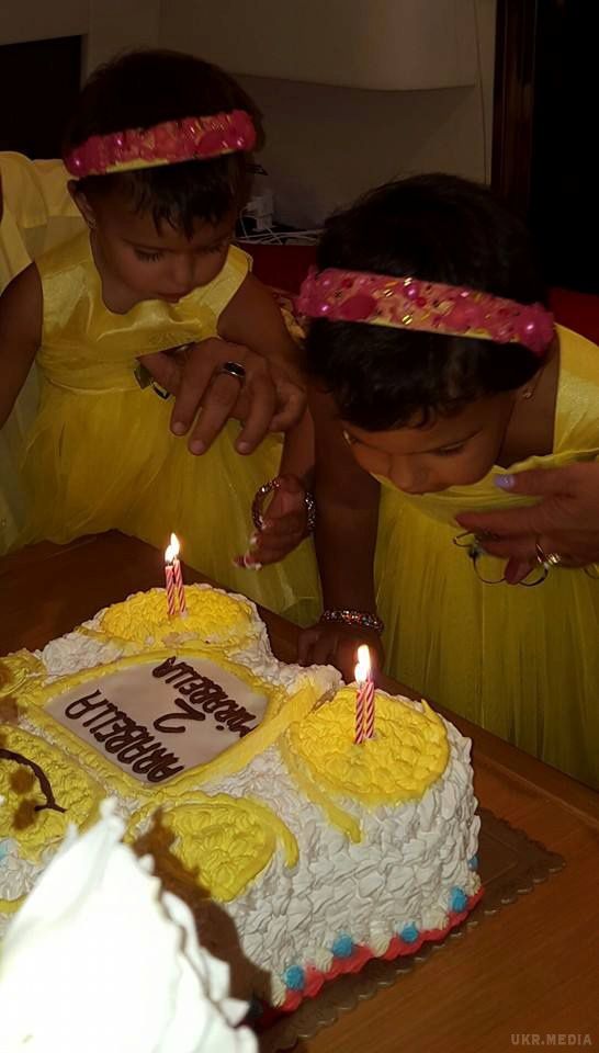 Камалія про день народження дочок: відсвяткували скромно через ситуацію в Україні. Співачка Камалія відзначила другий День народження дочок-близнючок – Мирабелли і Арабелли.