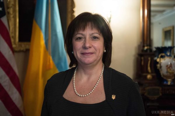  Наталія Яресько розповіла, коли економіка України наздожене швейцарську. Вже в 2040 році українська економіка наздожене швейцарську і виправдовує прогнози Міжнародного валютного фонду щодо зростання ВВП — 4% на рік.