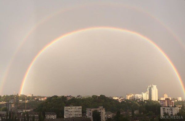 Подвійна веселка над Києвом (фото). Це хороший знак. Подвійна веселка у Києві захопила користувачів соцмереж