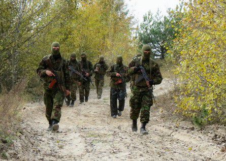 В зоні АТО диверсійні групи бойовиків підсилили "партизанську війну", - спікер Генштабу Владислав Селезньов. 