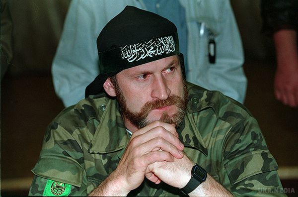Колишній лідер чеченських бойовиків не зустрічав Яценюка на війні. Ахмед Закаєв не зустрічав Яценюка на чеченській війні