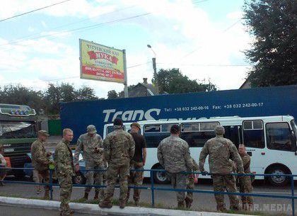  Автобус з військовими під Харковом  потрапив у ДТП (ФОТО). Аварія сталася вчора, 9 вересня, в селищі Пісочині.