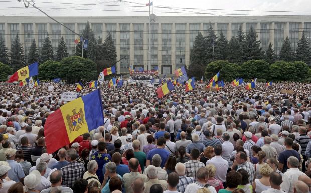  Для протестів  центральну площу Кишинева  активісти "забронювали" до 30 вересня. Учасники акції протесту в центрі Кишинева "забронювали" площу для проведення протестів на період з 5 по 30 вересня.