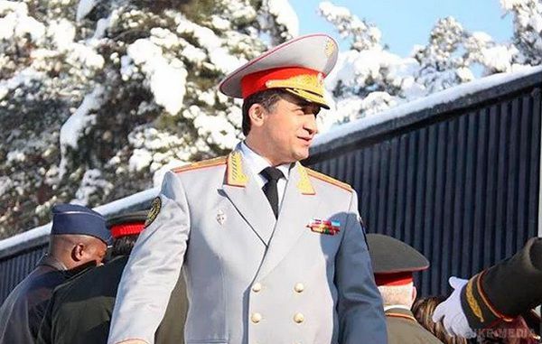 Колишній заступник міністра оборони Таджикистану ліквідований - ЗМІ. Колишній заступник міністра оборони Таджикистану Абдухалим Назарзода, якого підозрюють у причетності до збройних нападів в містах Душанбе і Вахдат, убитий.