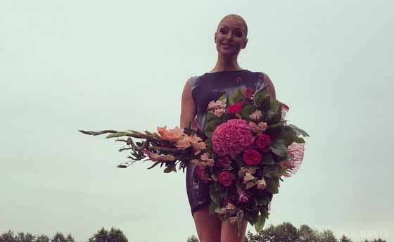 Волочкова шокувала шанувальників вбранням для концерту в школі. Російська балерина Анастасія Волочкова постійно дивує своїх передплатників. 