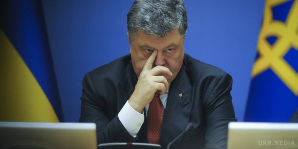 Порошенко доручив РНБО виключити прізвища журналістів ВВС з санкційного списку. Президент України Петро Порошенко доручив Раді національної безпеки і оборони виключити прізвища журналістів корпорації BBC з санкційного списку осіб, причетних до анексії Криму та агресії на Донбасі.