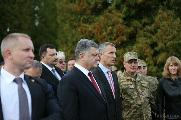 Карта АТО станом на 22 вересня. Ситуація на сході країни (карта АТО) станом на 12:00 22 вересня 2015 року за даними РНБО України.