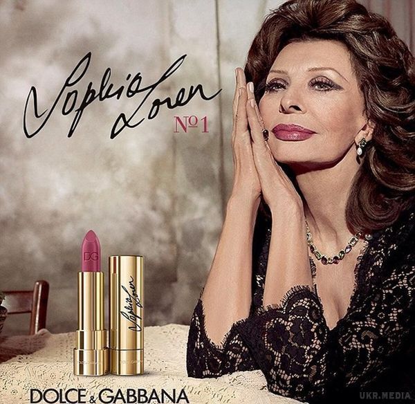 81-річна Софі Лорен стала обличчям рекламної кампанії Dolce & Gabbana. Відома італійська акторка і співачка Софі Лорен рекламує косметику.